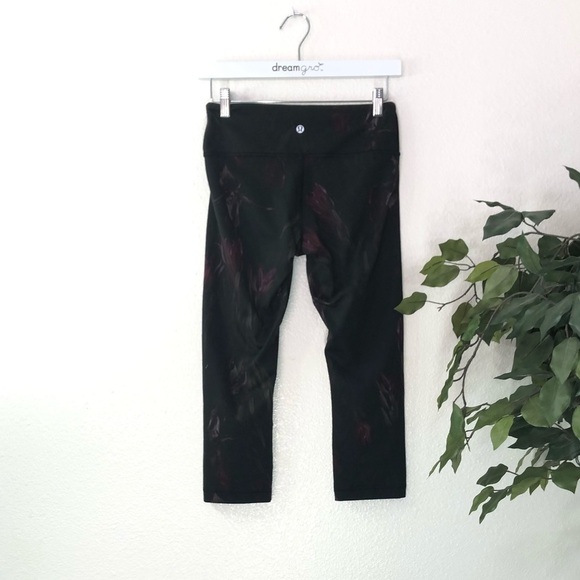 Lululemon Floral Cropped Leggings - Picture 5 of 5